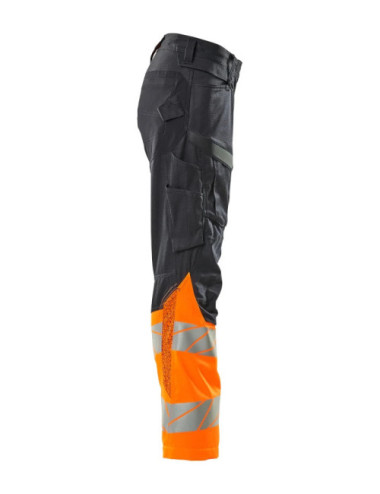 Trousers with kneepad pockets Trousers with kneepad pockets