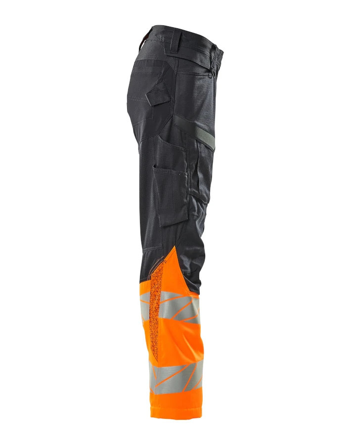 Trousers with kneepad pockets Trousers with kneepad pockets