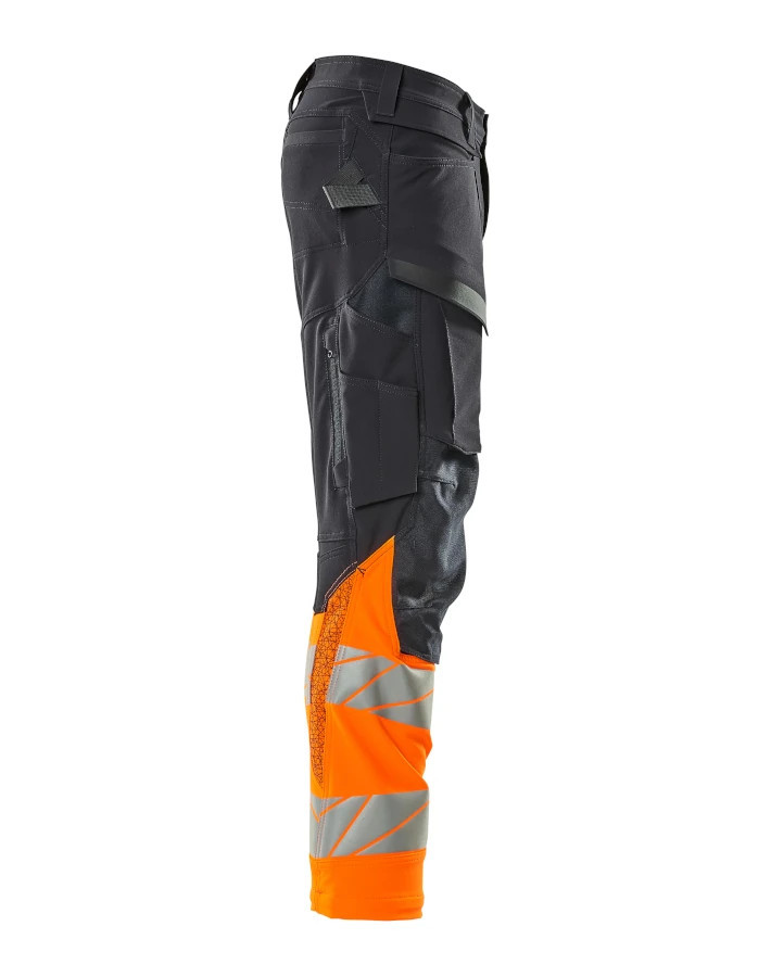 Trousers with kneepad pockets Trousers with kneepad pockets