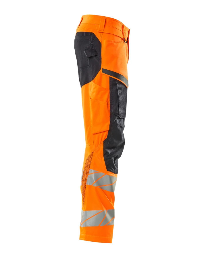 Trousers with kneepad pockets Trousers with kneepad pockets