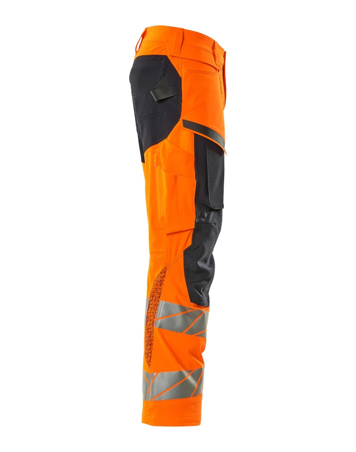 Trousers with kneepad pockets Trousers with kneepad pockets