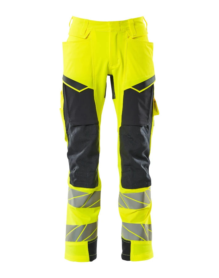 Trousers with kneepad pockets