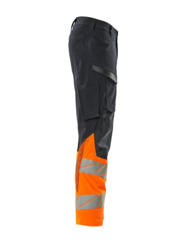 Trousers with thigh pockets Trousers with thigh pockets