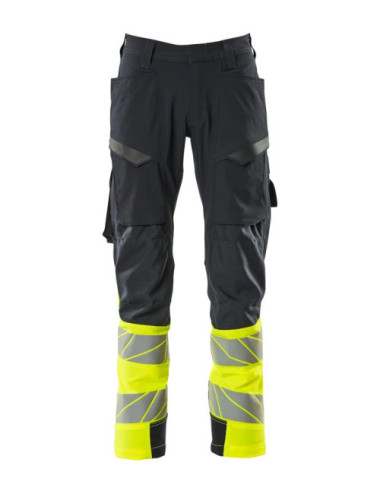 Trousers with thigh pockets Trousers with thigh pockets