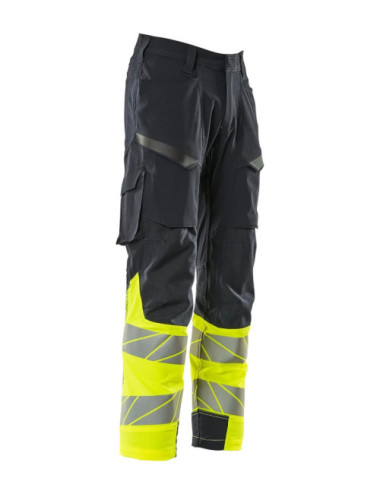 Trousers with thigh pockets Trousers with thigh pockets