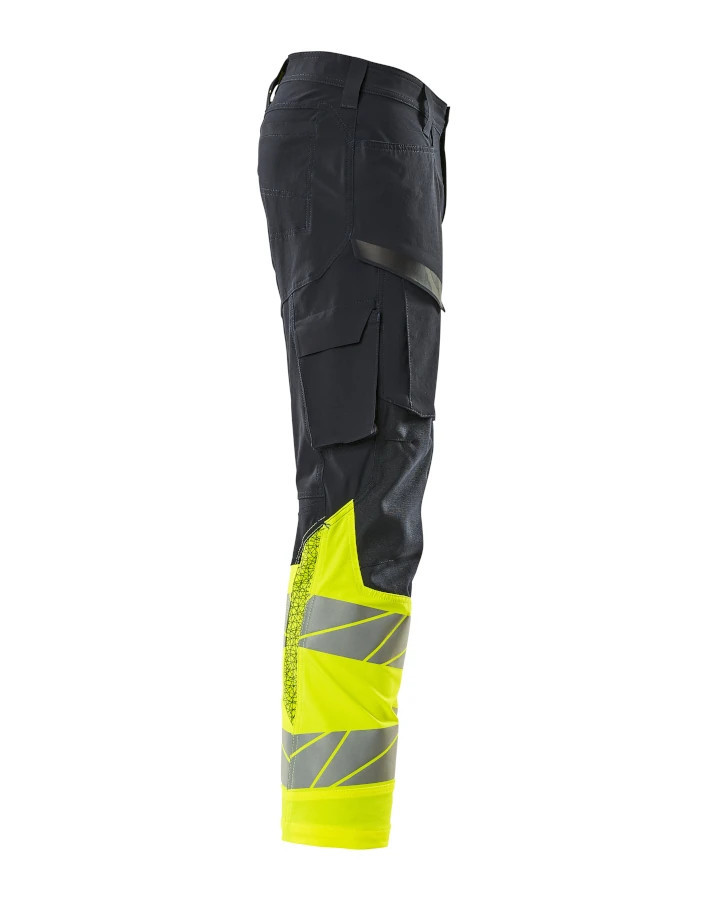 Trousers with thigh pockets Trousers with thigh pockets