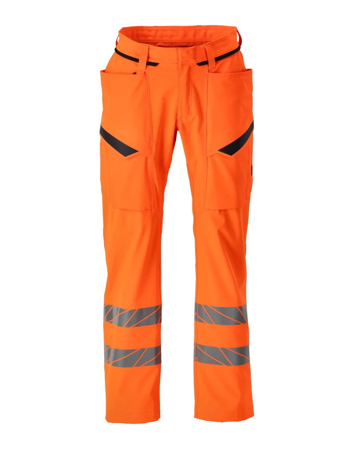 Trousers with thigh pockets