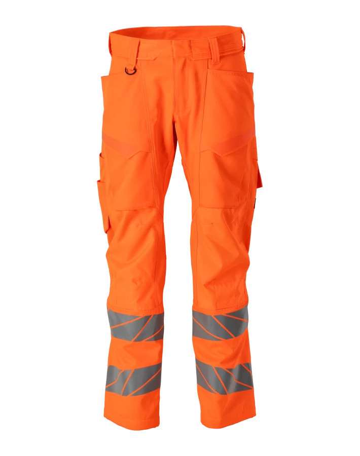 Trousers with kneepad pockets