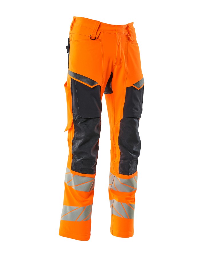 Trousers with kneepad pockets