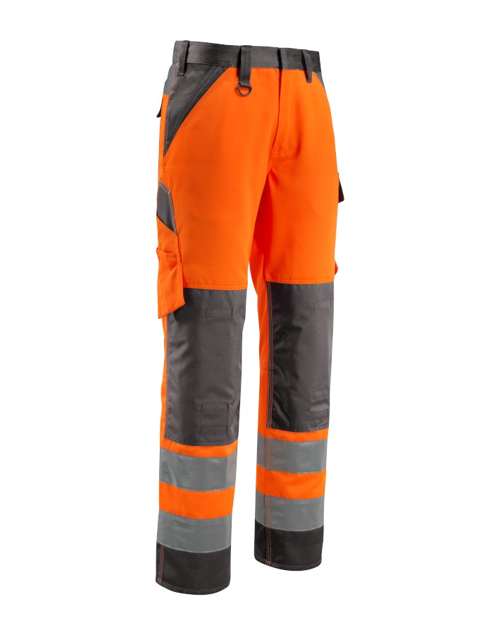 Trousers with kneepad pockets