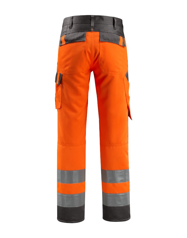 Trousers with kneepad pockets